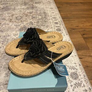 WHITE MOUNTAIN CARNATION SANDAL (CLIFFS BY WHITE MOUNTAIN) - BLACK - SIZE 7.5m